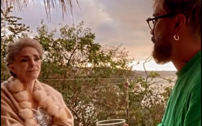 Doña Cuquita viuda de Fernández y el Potrillo cantaron juntos