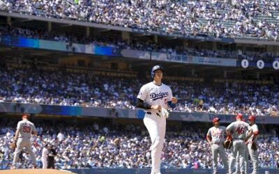 Shohei Ohtani se embasa 3 veces en debut como local con Dodgers