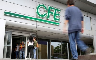 Senadores avalan en comisiones reformas sobre CFE y Pemex