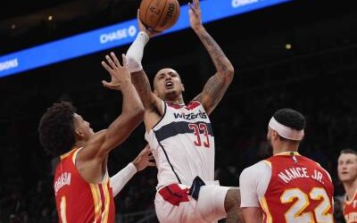 Wizards ganan 1er juego con 25 puntos de Kuzma al vencer a Hawks