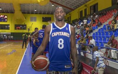 David Jones juega por su club y mantiene su sueño de jugar en NBA