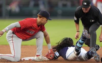 Fermín batea sencillo en el 12 y Reales superan a Medias Rojas