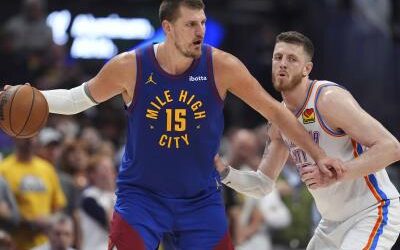 Denver sobrevive a una noche desastrosa de Jokic y acorrala a Oklahoma