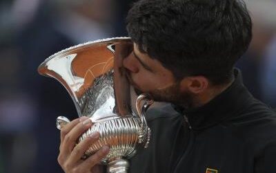 Tenis: Alcaraz se impone a Sinner nuevamente y lo vence