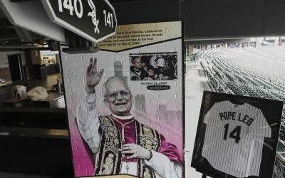 Medias Blancas honran al papa León XIV con instalación en asiento
