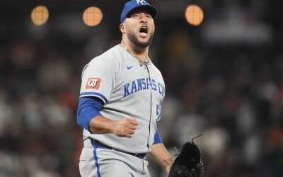 MLB:  Con su rescate 14, Carlos Estévez es segundo en salvamentos