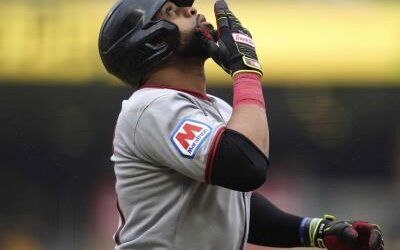 MLB: La estrategia de Carlos Santana y sus dos jonrones