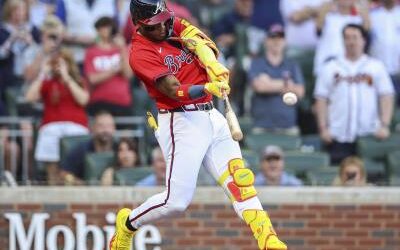 Acuña Jr. conecta largo jonrón en al 1er lanzamiento en su regreso