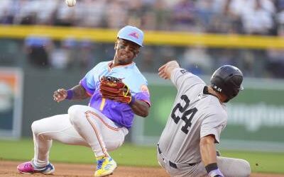 McMahon conecta doble de dos carreras y Rockies superan a Yankees