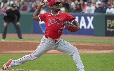 José Soriano lanza 6 entradas sin carreras en el triunfo de Angelinos