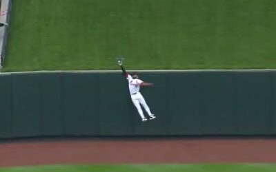 MLB:  Victor Scott II le roba jonrón a Juan Soto