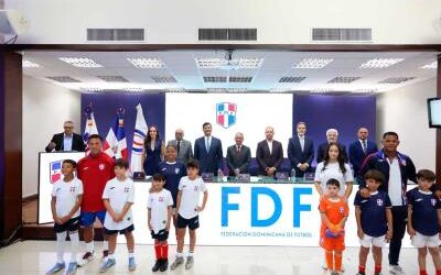 Fedofútbol presenta su nueva imagen y equipamiento
