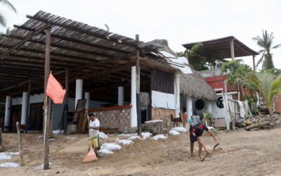 Sheinbaum visita a damnificados que dejó “Erick” en Oaxaca