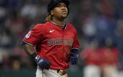 Cleveland se rinde ante José Ramírez, que llega 37 juegos en bases