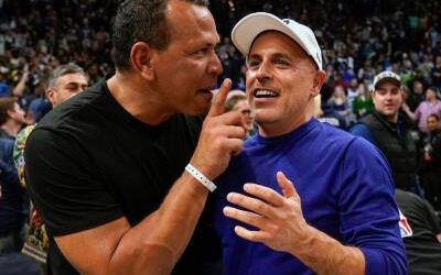 Los dueños de la NBA aprueban la compra de los Wolves por A-Rod y Lore