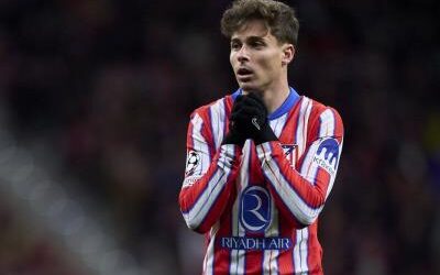 Betis acuerda con Atlético la compra del mediapunta Rodrigo Riquelme