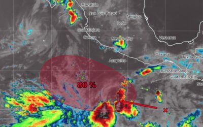 La onda tropical 8 avanza sobre las costas de Chiapas y Oaxaca