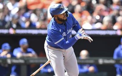 MLB: Vladimir Guerrero Jr. y los Azulejos continúan calientes