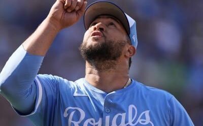 Resumen MLB: Carlos Estévez salva 27; Manny Machado de 5-4