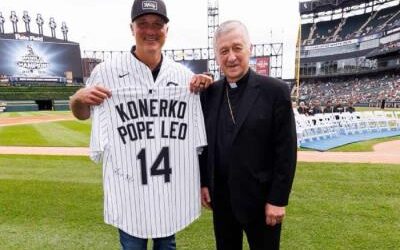El papa le envía un regalo a leyenda de Medias Blancas Paul Konerko