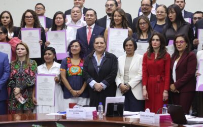 El INE entrega constancias a 45 nuevos juzgadores por orden judicial