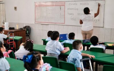 Docentes implementan la Nueva Escuela Mexicana pese a carencias y poca formación