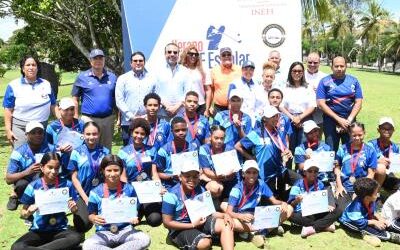 INEFI y Fedogolf llevan el deporte a las aulas públicas