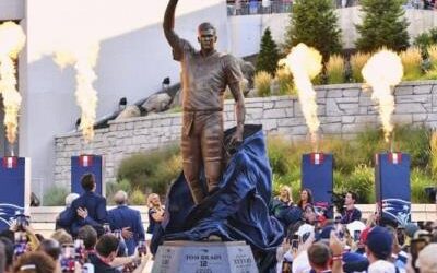 NFL: Tom Brady afirma que su estatua no se trata de un jugador