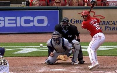 Rojos acaban con racha récord de Milwaukee y Dodgers barren a Padres