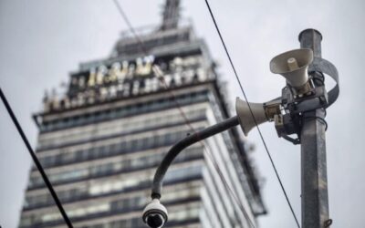 Brugada promete reconstrucción al 100% y anuncia plan para reforzar edificios