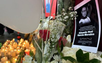 Alumnos despiden con memorial al docente fallecido en explosión de La Concordia