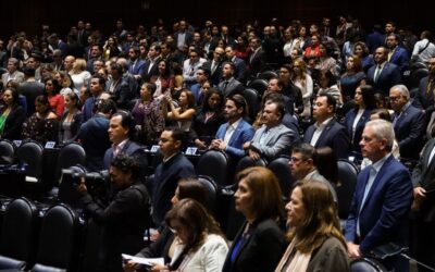 Diputados reciben iniciativas de reformas a aduanas y sobre comercio exterior