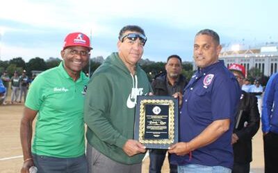 Bartolo Colón fue parte de apertura torneo softbol en Nueva York