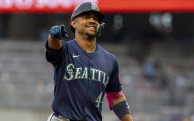 Julio Rodríguez bateó dos jonrones y llegó a los 30 por segunda vez