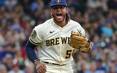 MLB: Freddy Peralta se inserta en la élite del pitcheo criollo