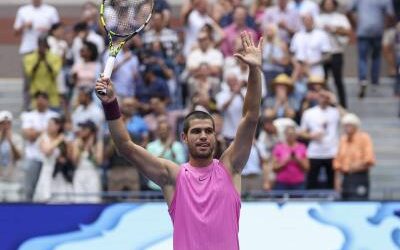 Tenis: Alcaraz vence a Djokovic y logra segunda final del US Open