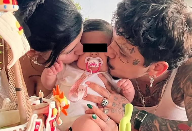 Aseguran que Cazzu conserva fotos de Nodal en su hogar por esta razón
