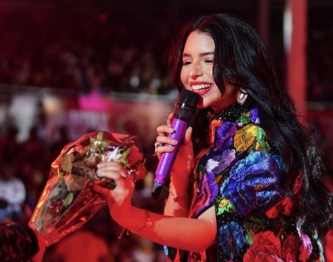 Ángela Aguilar revela foto del inicio de su festejo de cumpleaños