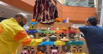 Televisa honra la memoria de Daniel Bisogno en su altar de Día de Muertos