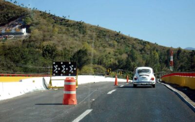 Las carreteras México-Puebla y México-Cuernavaca presentan cierre de carriles