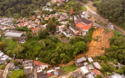 Lluvias torrenciales dejan 44 muertos en cuatro estados