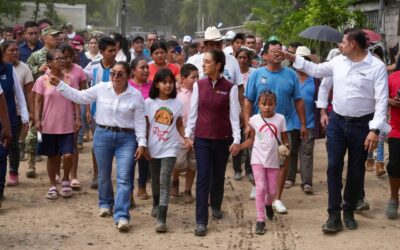 Sheinbaum recorre zona afectada por lluvias e inundaciones en Pantepec, Puebla