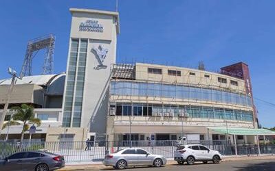 Acondicionan el Estadio Quisqueya para la inauguración del torneo