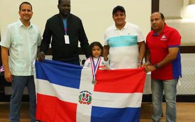 Ajedrez: Esther Ramírez de 8 años gana oro y plata