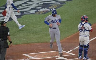 Azulejos y Dodgers, en duelo clave en la Serie Mundial
