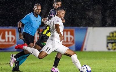 Bajo lluvia durante los 90 minutos el Cibao FC y Moca FC empatan