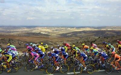 Ciclismo: La Vuelta a España comenzará en 2026 en Mónaco