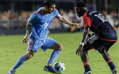 Messi anota dos goles, y despide a Jordi Alba