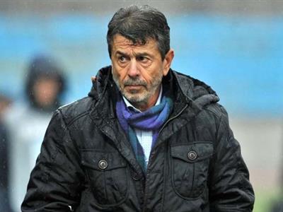 Despiden en Grecia a dos entrenadores, padre e hijo, tras derrotas