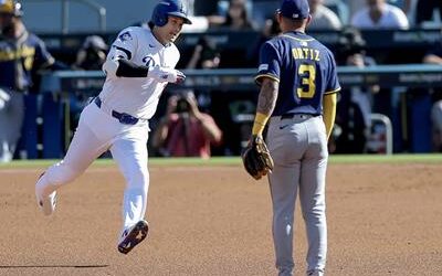 Dodgers vencen a Cerveceros y quedan a un paso de la Serie Mundial